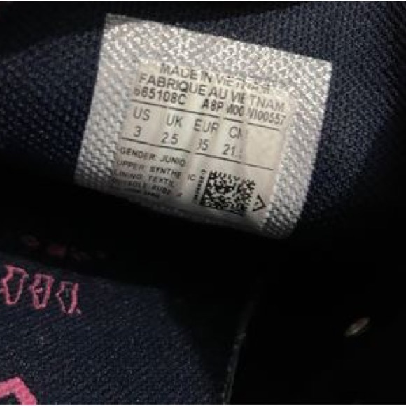 CONVERSE All Stars glossy pink sparkling size 3 youth shoes - Picture 5 of 5